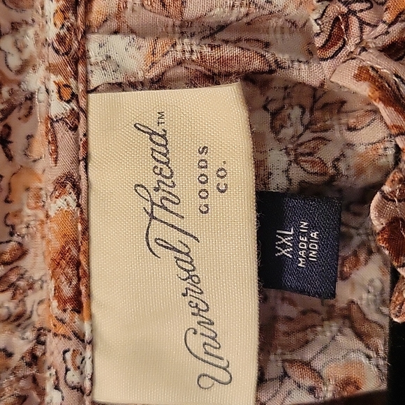 Peasant style Top by Universal Thread - Picture 4 of 10